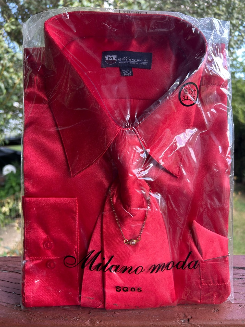 Milano Moda Men’s Red Satin Dress Shirt with Coordinated Tie and Chain